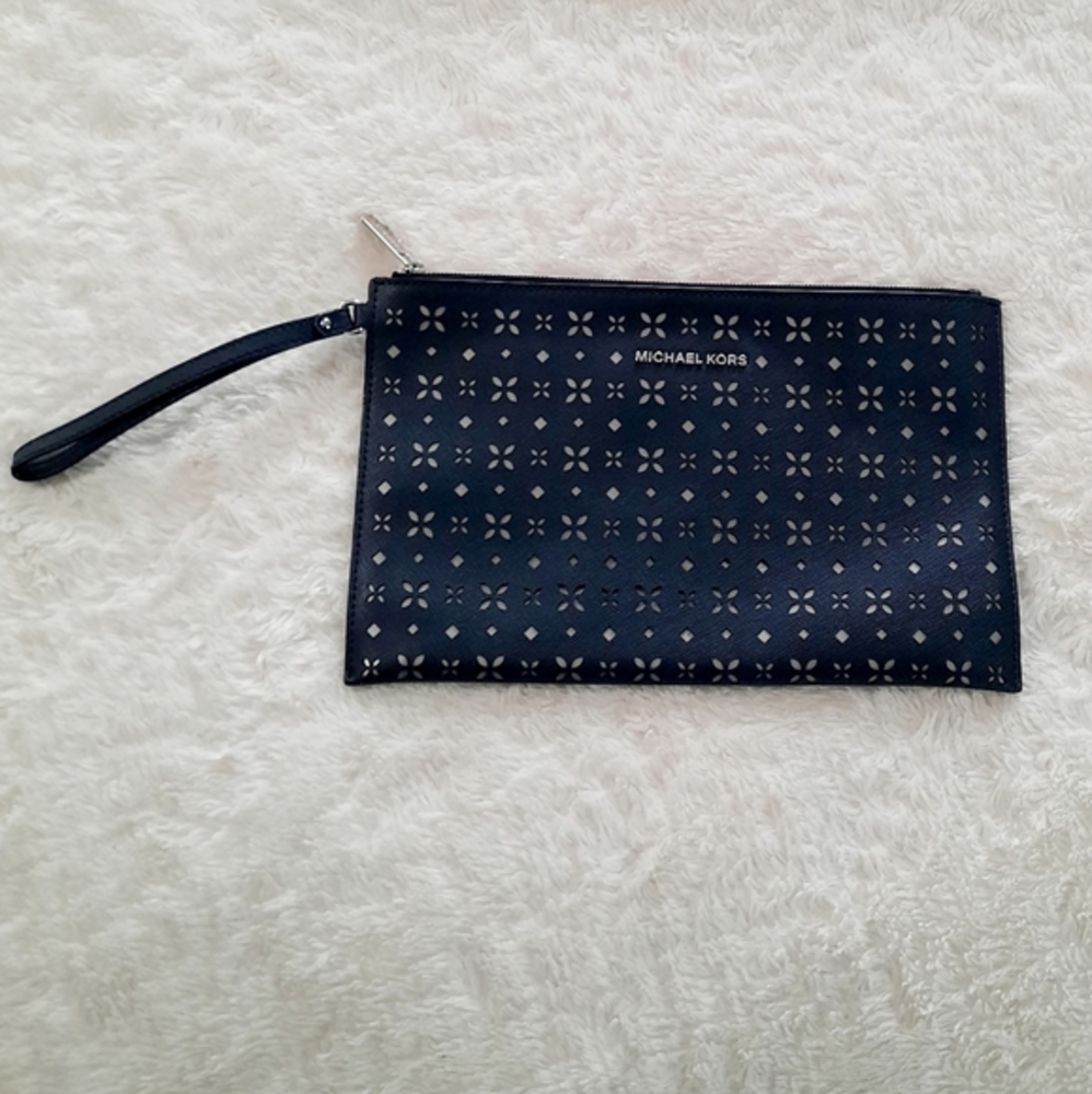Michael Kors Jet Set Clutch